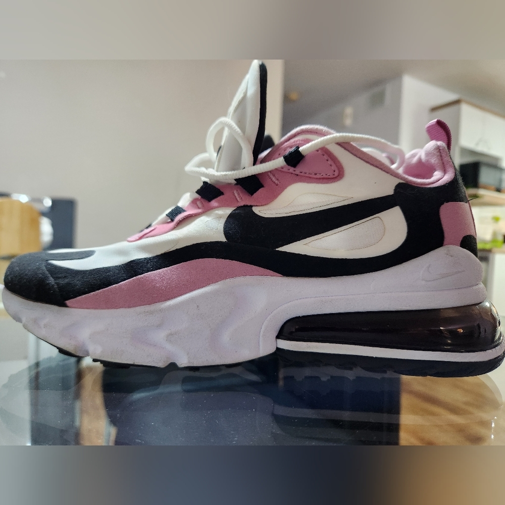 Nike Air 270 react